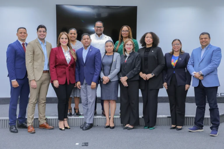 Diputados reciben delegación del Parlacen para abordar la Hipoteca Centroamericana