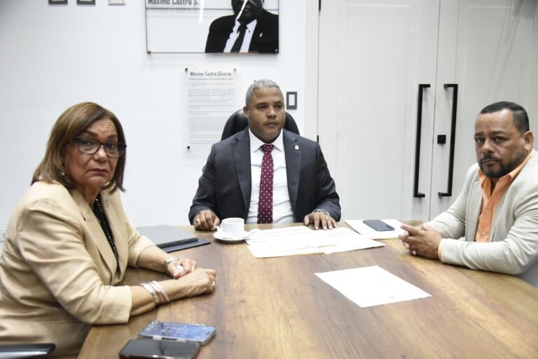 Comisión de Recursos Hídricos estudia resolución para construcción de acueducto en Bohechío, San Juan