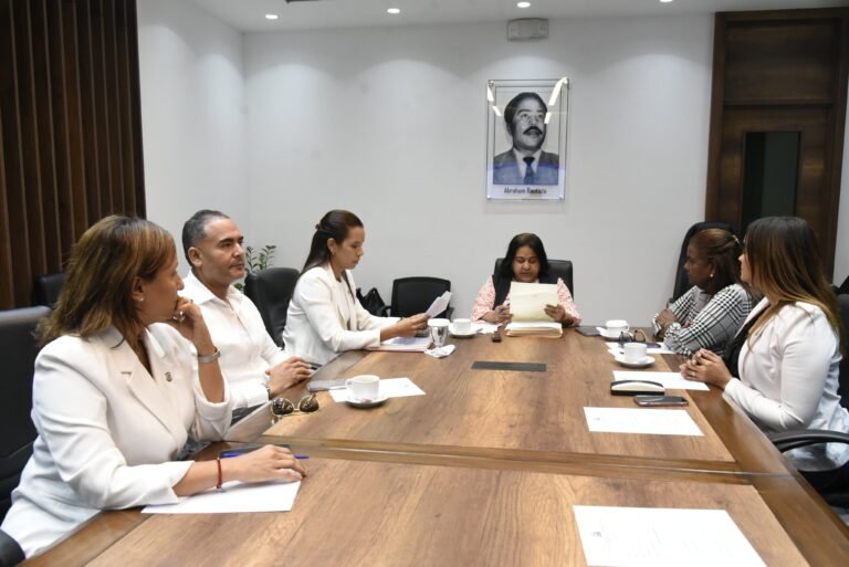Comisión de Reconocimientos estudia propuesta para exaltar a Luis Virgilio Reyes