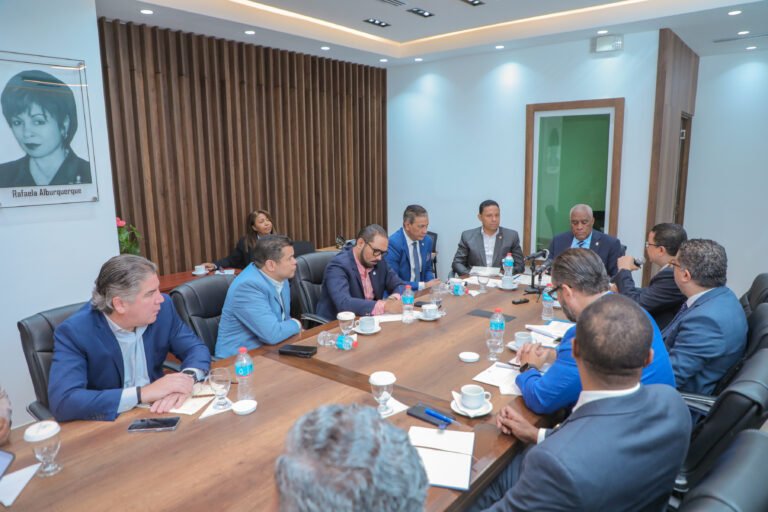 Comisión Especial estudia modificación a Ley de Residuos Sólidos junto al Ministerio de Medio Ambiente