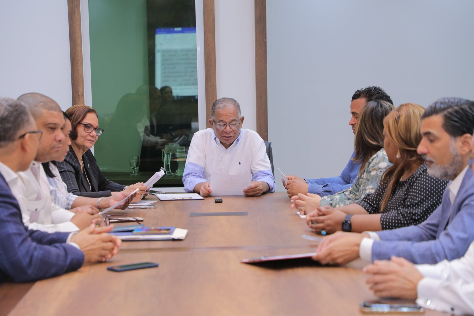 Comisión de Contratos continúa revisión de iniciativas sobre transferencias de inmuebles del Estado